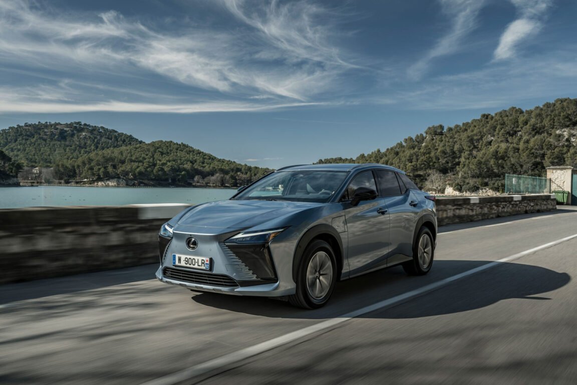 Lexus Tam Elektrikli RZ 450e’yi Türkiye’de satışa sundu