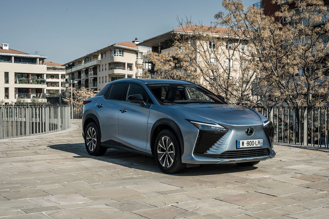 Lexus Tam Elektrikli RZ 450e’yi Türkiye’de satışa sundu