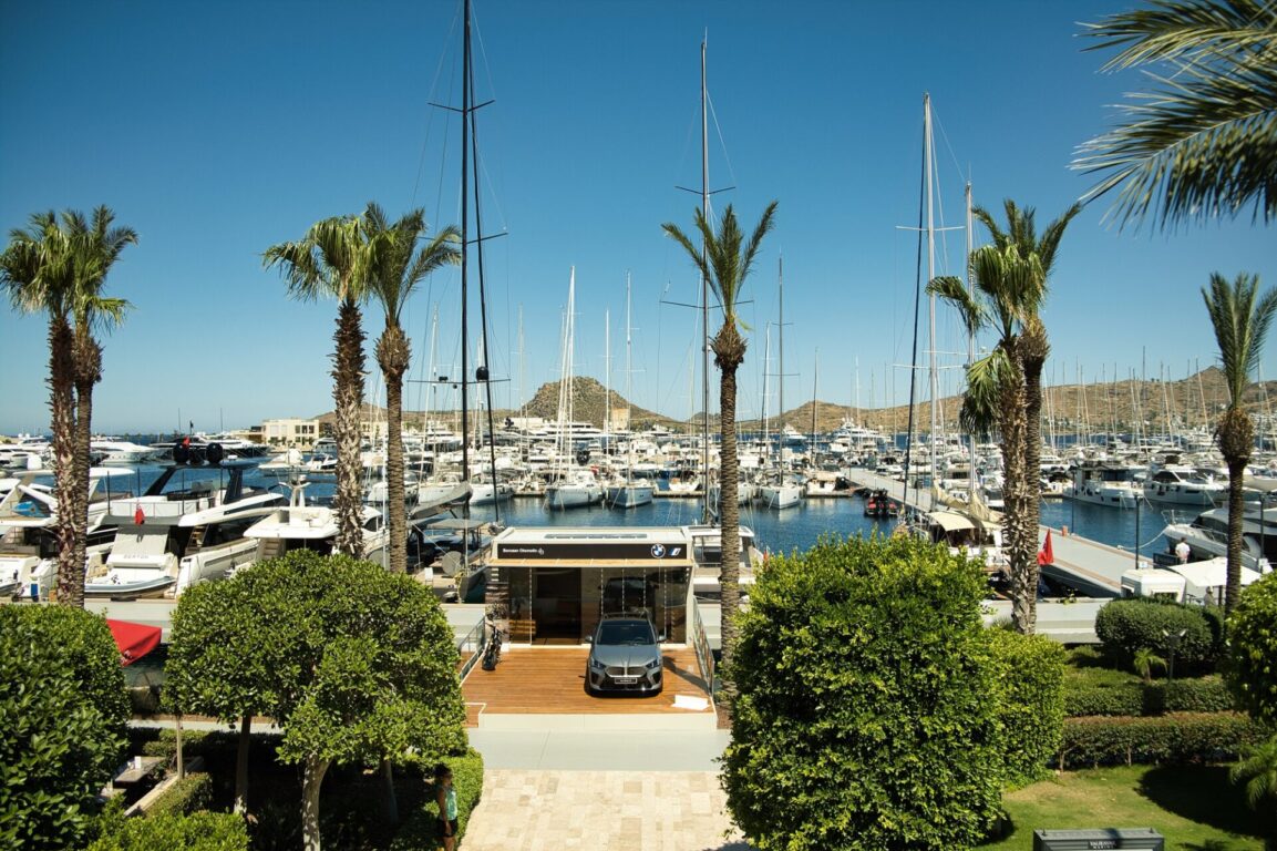Yeni BMW iX2 Yalıkavak Marina’da
