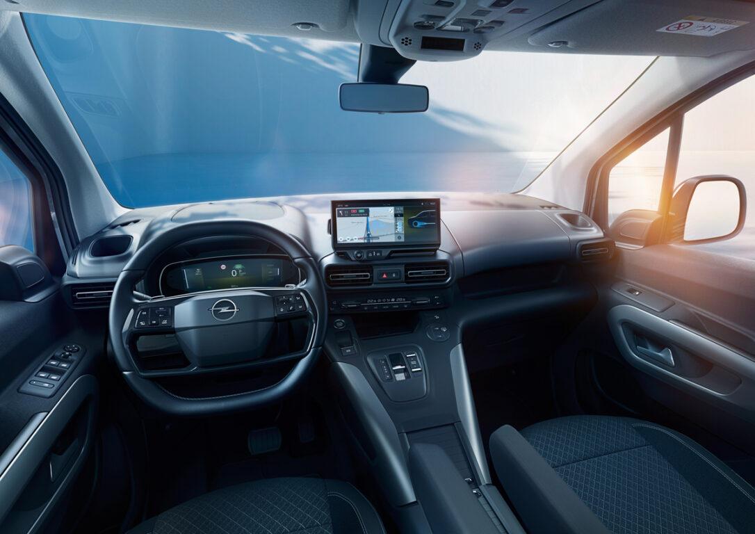 Opel, hafif ticari araç pazarındaki yeni modellerini tanıttı
