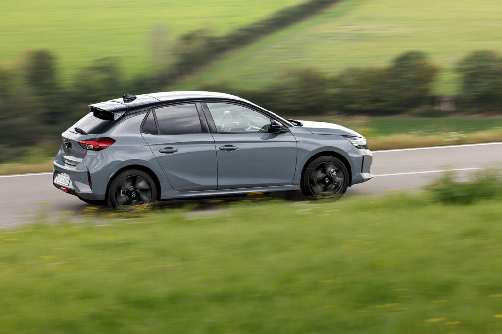 Opel Corsa-e 2024 sürüş izlenimi