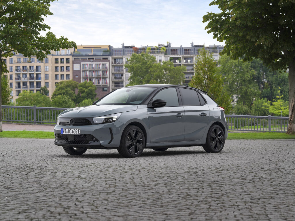 Opel Corsa-e 2024 sürüş izlenimi