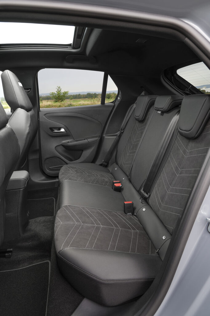Opel Corsa-e 2024 sürüş izlenimi