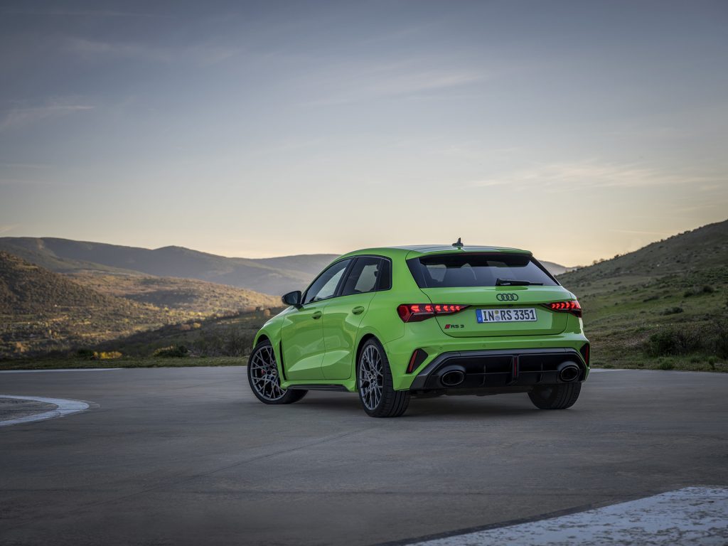 Yeni Audi RS3 sınırları zorluyor