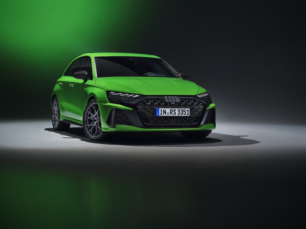 Yeni Audi RS3 sınırları zorluyor