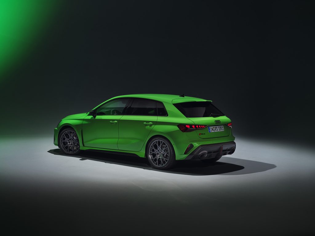 Yeni Audi RS3 sınırları zorluyor