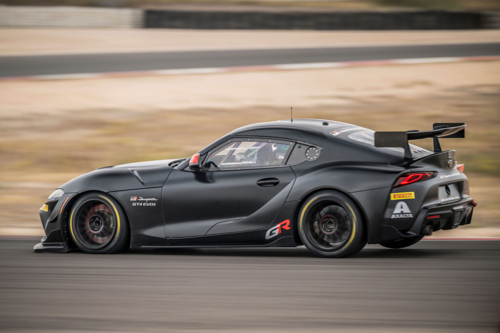Toyota, GR Supra GT4 EVO2 yarış otomobilini tanıttı