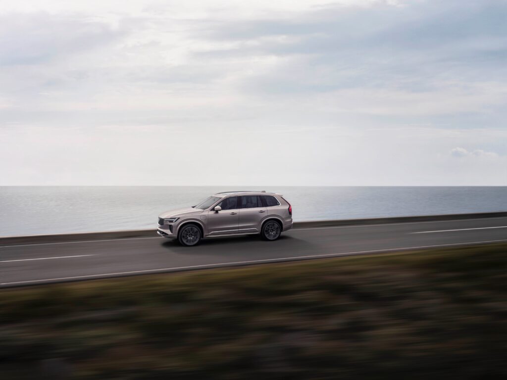 Volvo, Yeni XC90 ve tamamen elektrikli EX90’ı tanıttı