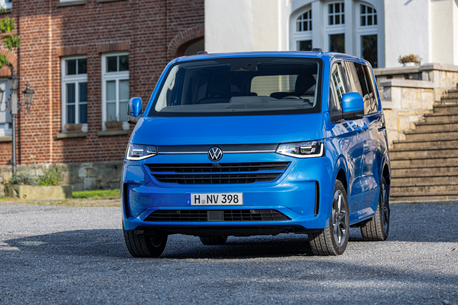 Volkswagen yeni Transporter ve Caravelle modelini tanıttı