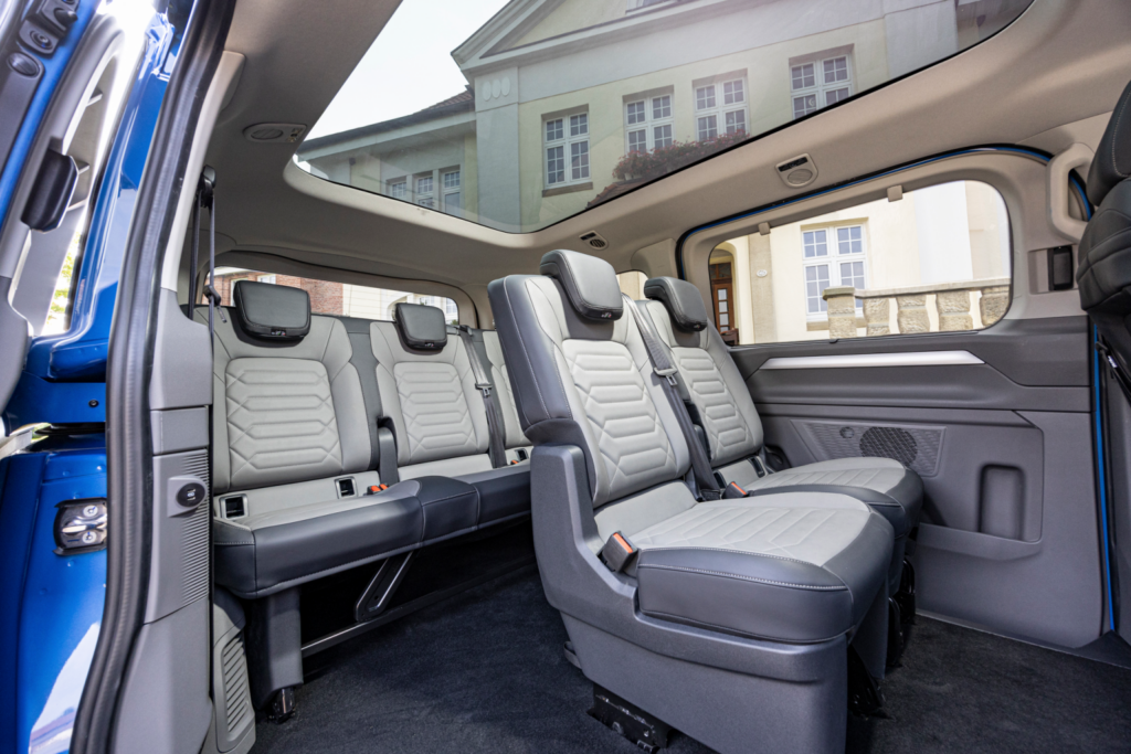Volkswagen yeni Transporter ve Caravelle modelini tanıttı