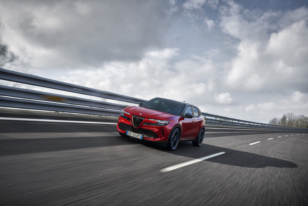 Alfa Romeo Junior Türkiye’de ön satışa sunuldu