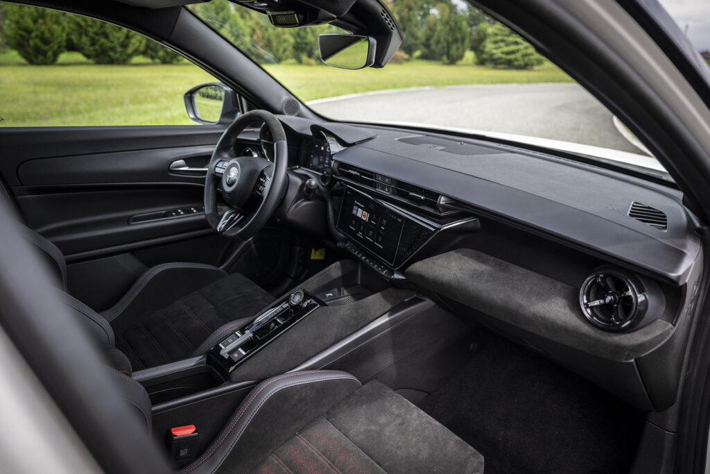 Alfa Romeo Junior Türkiye’de ön satışa sunuldu