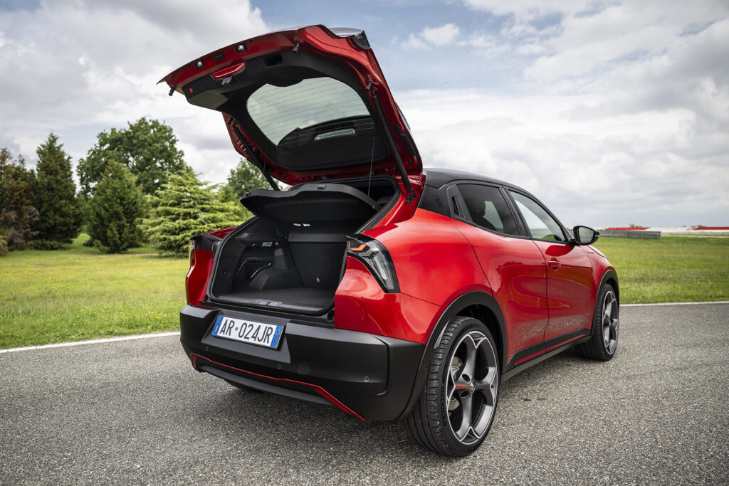 Alfa Romeo Junior Türkiye’de ön satışa sunuldu