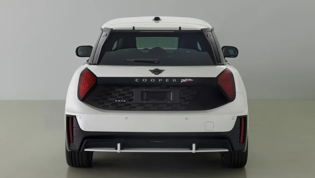 Yeni MINI John Cooper Works yakında tanıtılacak