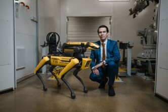 Robot bekçi köpeği Rover