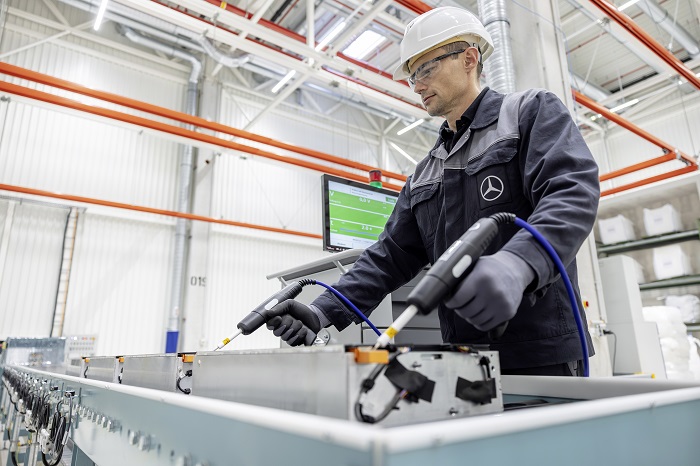 Mercedes-Benz, Avrupa’nın İlk Entegre Batarya Geri Dönüşüm Tesisini Açtı