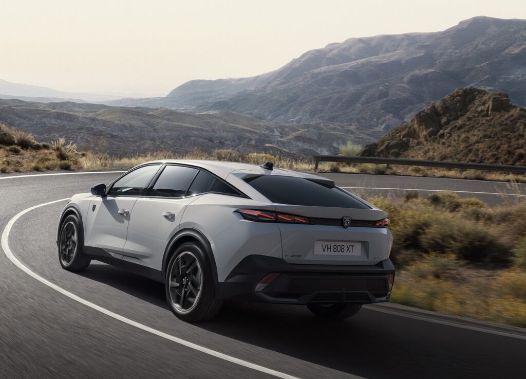 Elektrikli Peugeot E-408 geliyor