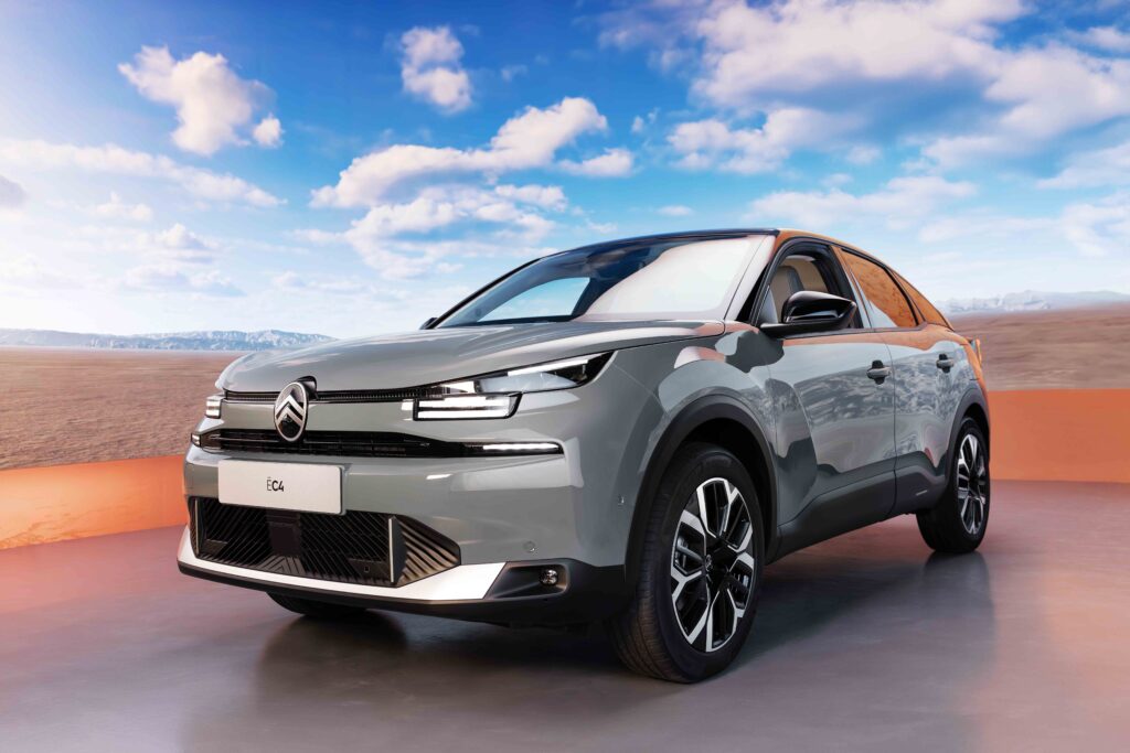 Yenilenen Citroen C4 ve C4 X tanıtıldı