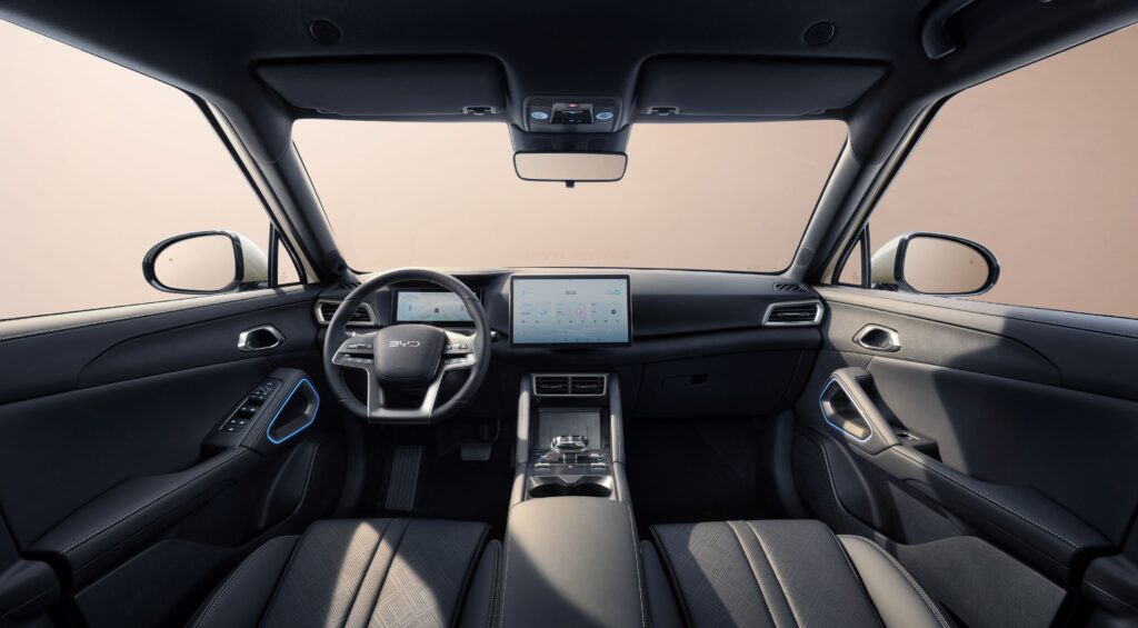 BYD, Brüksel Otomobil Fuarı’nda Tanıttığı Elektrikli SUV Modeli ATTO 2 ile Segmentini Genişletiyor
