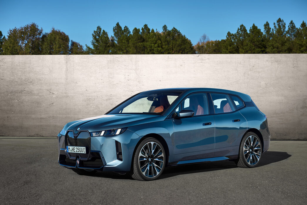 Yeni BMW iX tanıtıldı