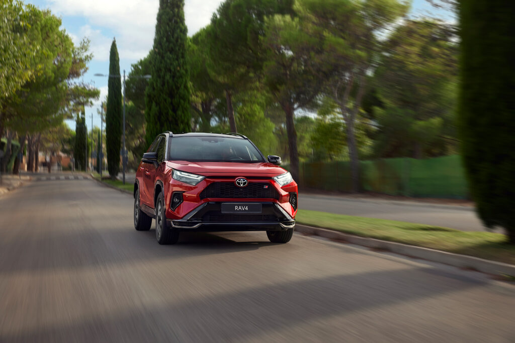Toyota, RAV4 GR SPORT modelini Türkiye’de satışa sundu