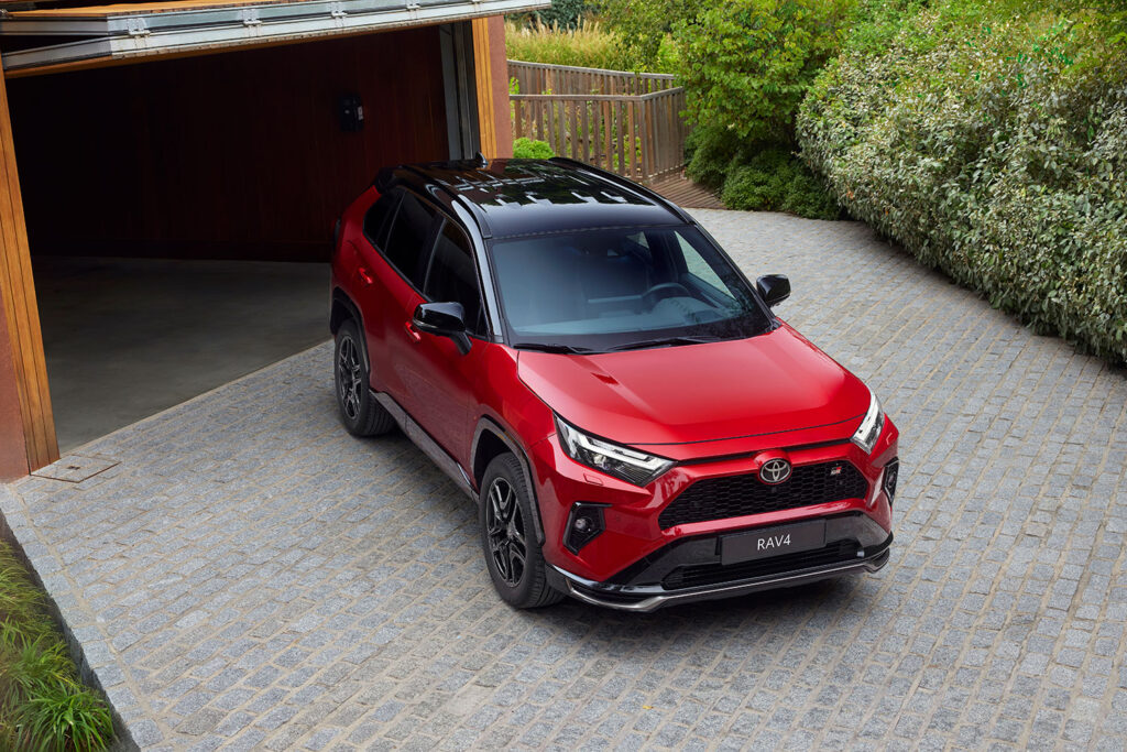 Toyota, RAV4 GR SPORT modelini Türkiye’de satışa sundu