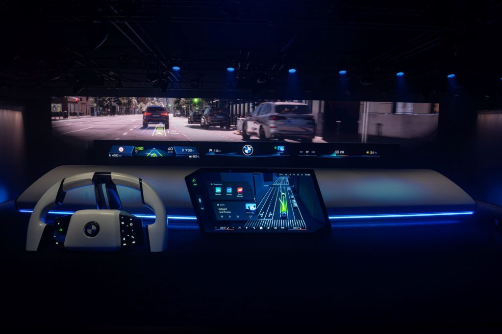 BMW Panoramic Vision ve yeni iDrive Sistemi
