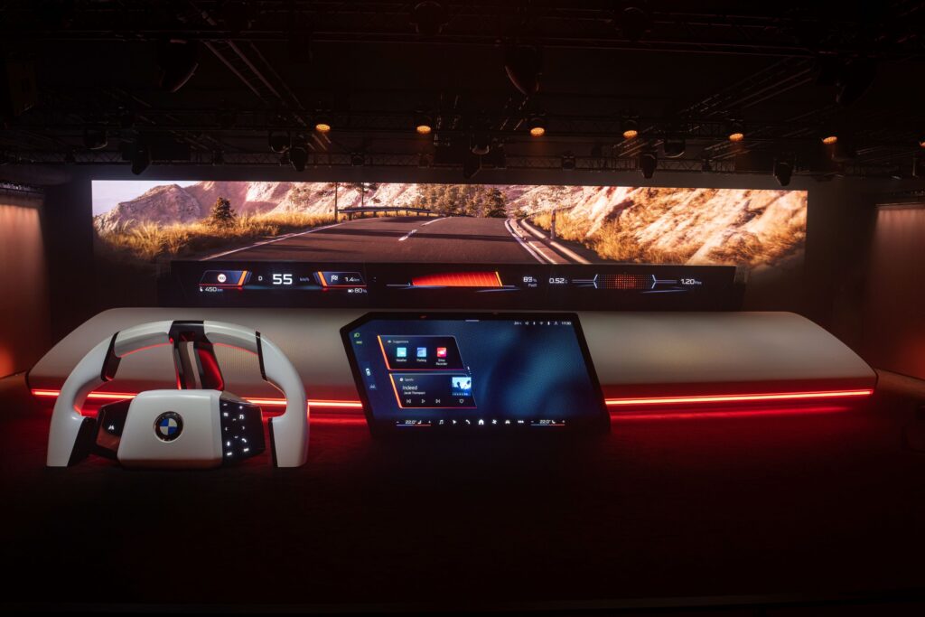 BMW Panoramic Vision ve yeni iDrive Sistemi