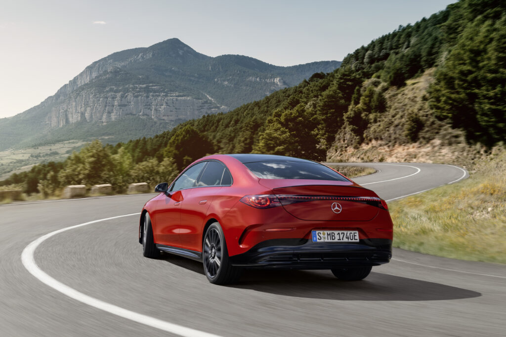 Yeni Mercedes CLA tam elektrikle geliyor
