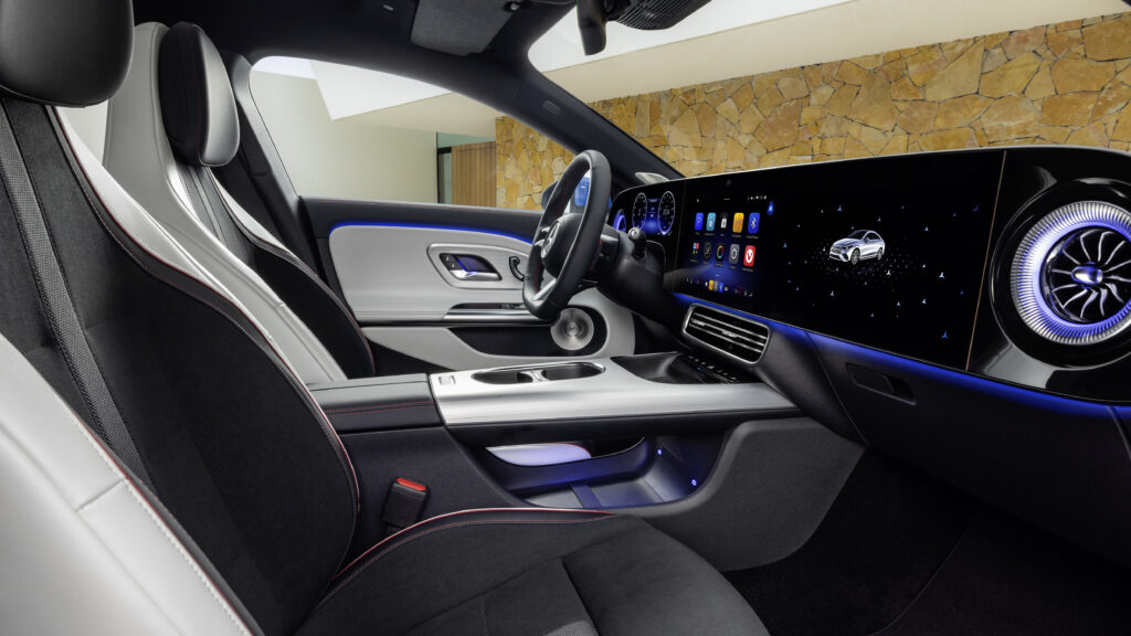Yeni Mercedes CLA tam elektrikle geliyor