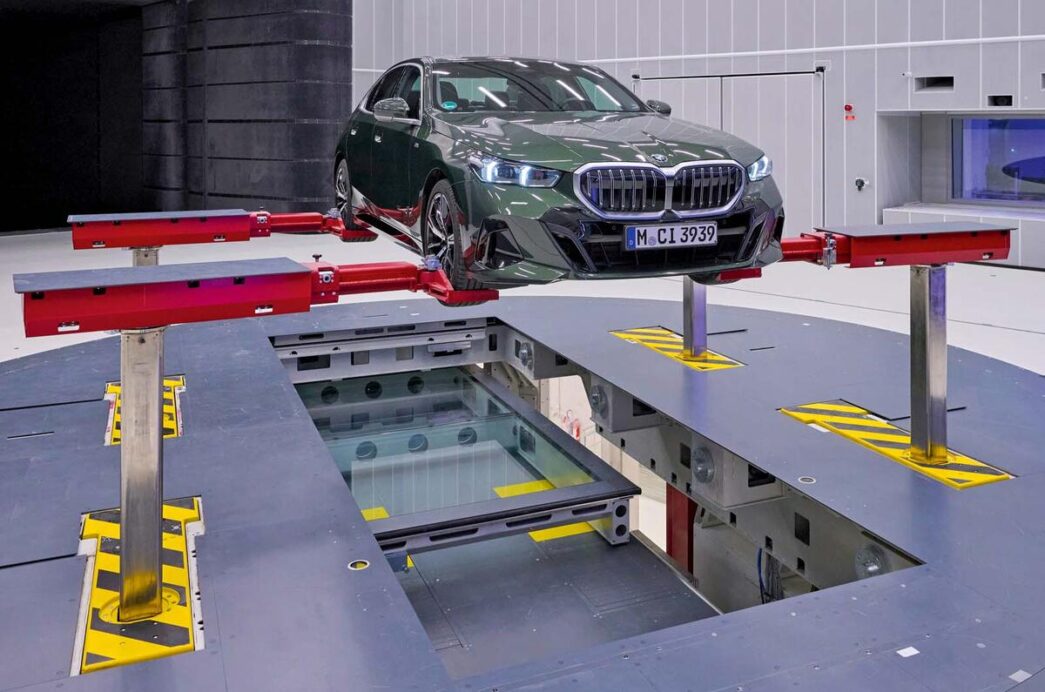 BMW elektrikli araçlarını daha sessiz hale getirmeye çalışıyor 