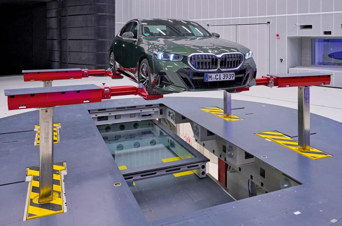 BMW elektrikli araçlarını daha sessiz hale getirmeye çalışıyor 