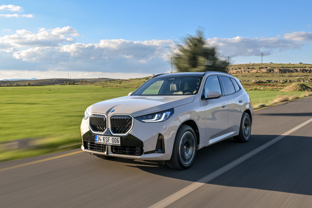 Yeni BMW X3 ve 220 Gran Coupe modelleri tanıtıldı
