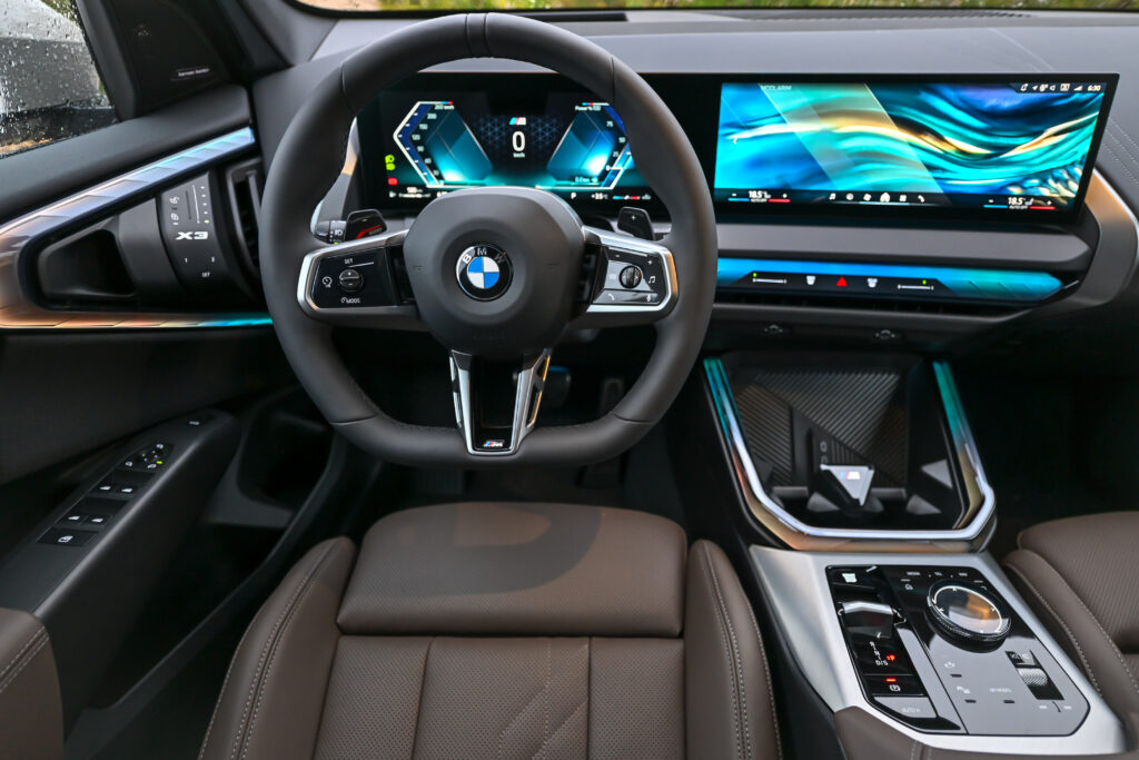 Yeni BMW X3 ve 220 Gran Coupe modelleri tanıtıldı