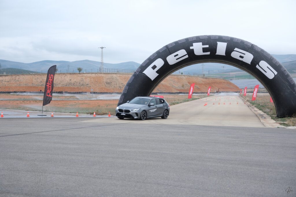Petlas, yeni lastiği Prestige Sport modelini tanıttı