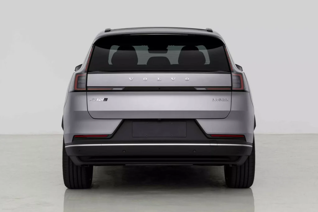Volvo yeni XC70 modelini tanıttı