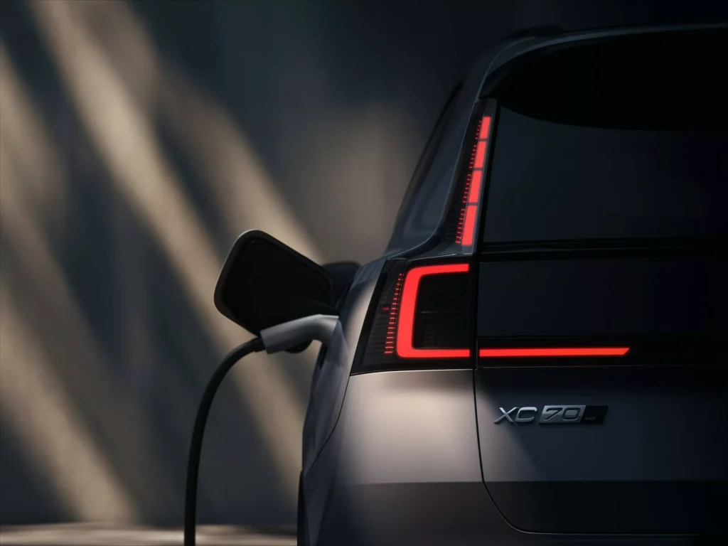 Volvo yeni XC70 modelini tanıttı