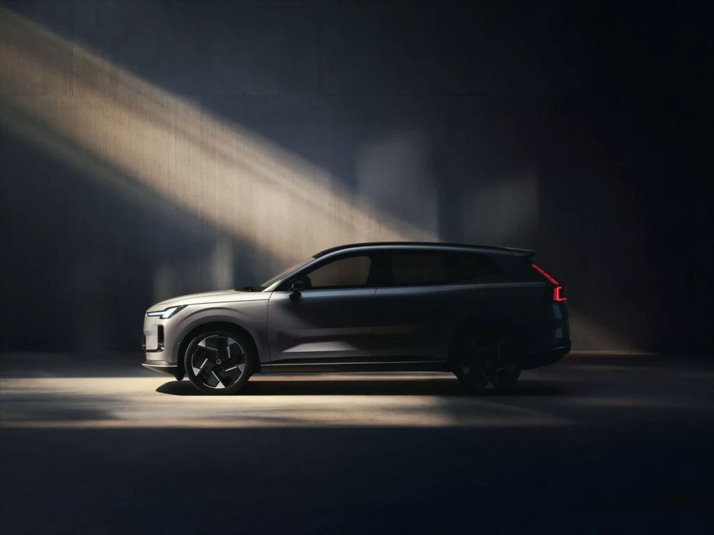 Volvo yeni XC70 modelini tanıttı