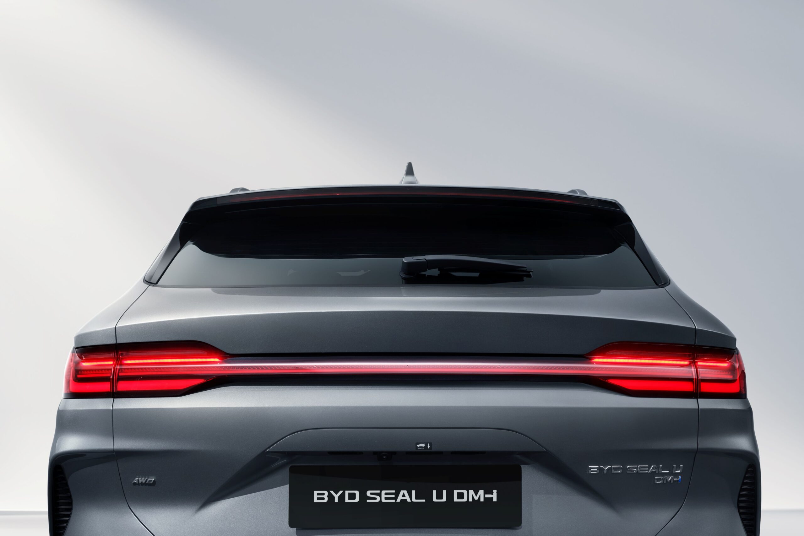 BYD SEAL U-DM-i AWD satışa sunuldu