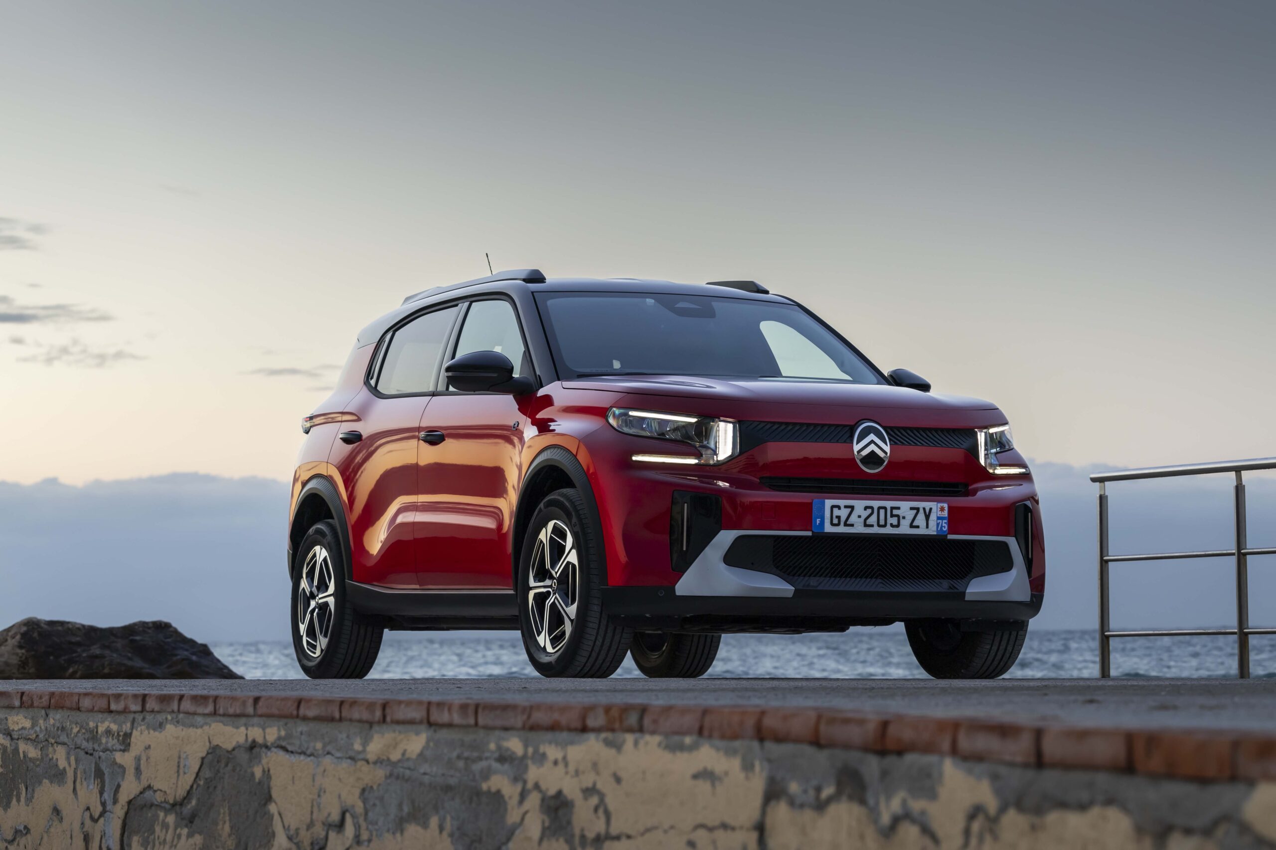 Citroen, 100 Yıl Sonra Yine Eyfel Kulesi’ni Aydınlatıyor