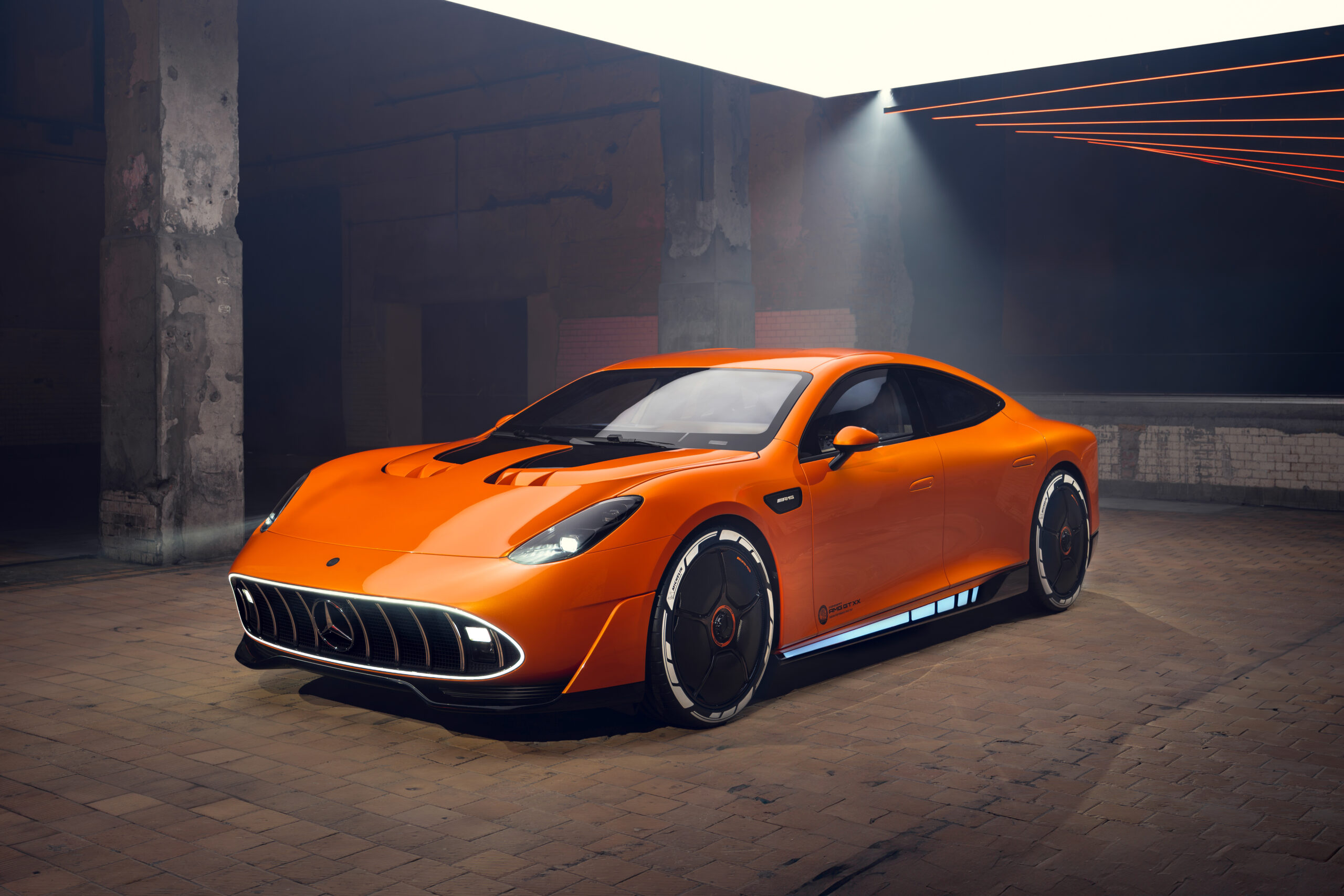 Mercedes-AMG CONCEPT AMG GT XX: 5 Dakikada 400 KM Şarj, 1360 HP Güç!