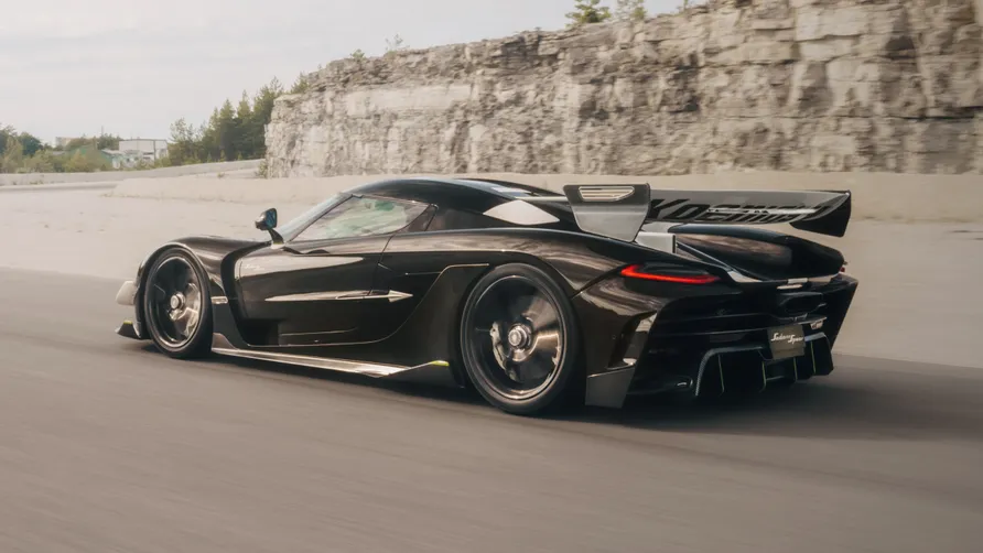 Koenigsegg Sadair’s Spear : 1600 hp’lik yol canavarı