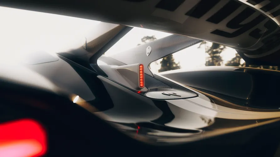 Koenigsegg Sadair’s Spear : 1600 hp’lik yol canavarı