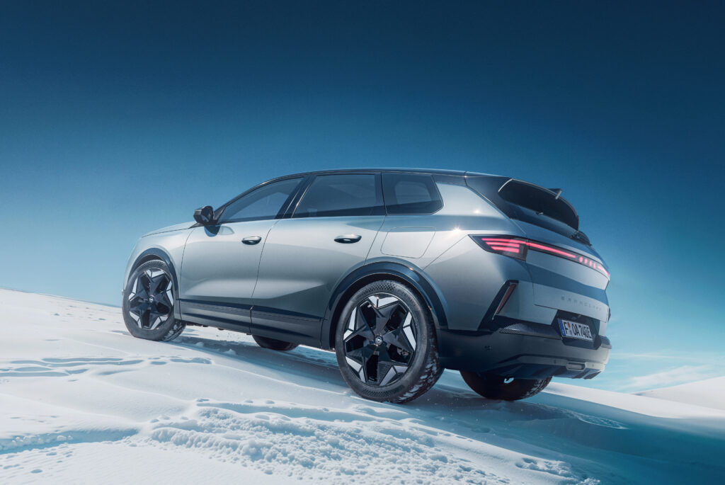Dört tekerlekten çekişli Opel Grandland Electric geliyor