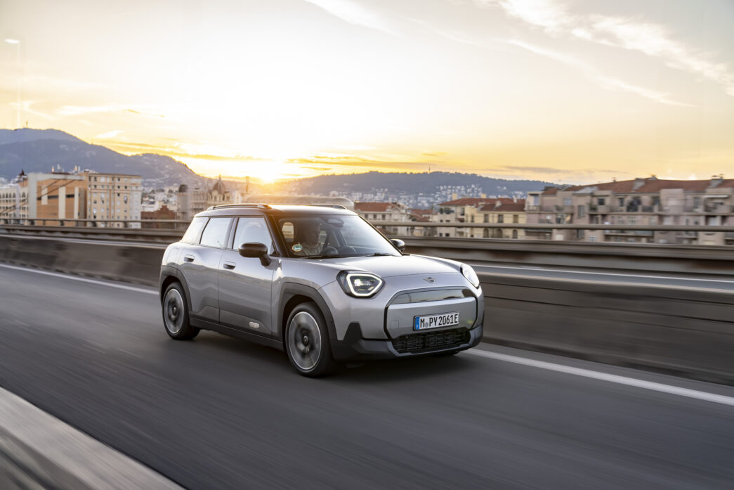 Yeni MINI Aceman E