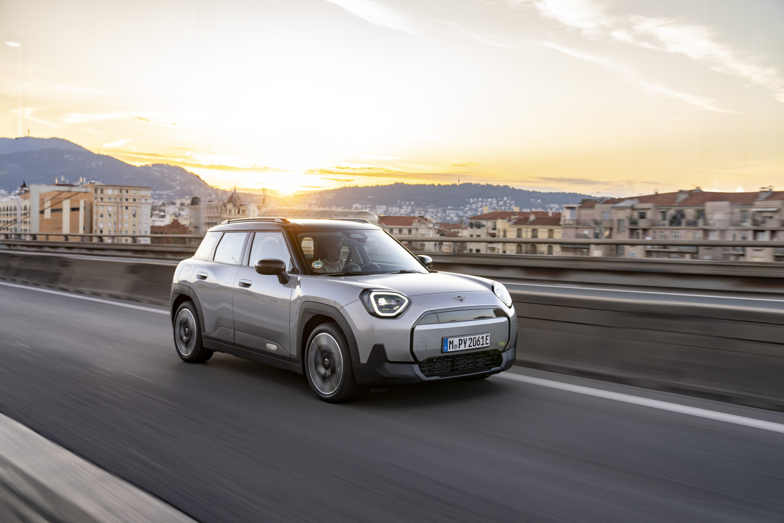 Yeni MINI Aceman E