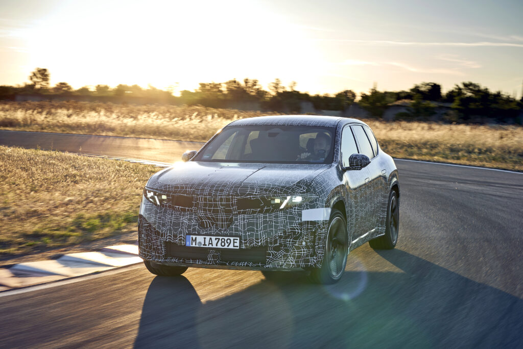 Yeni BMW iX3 kendini gösterdi