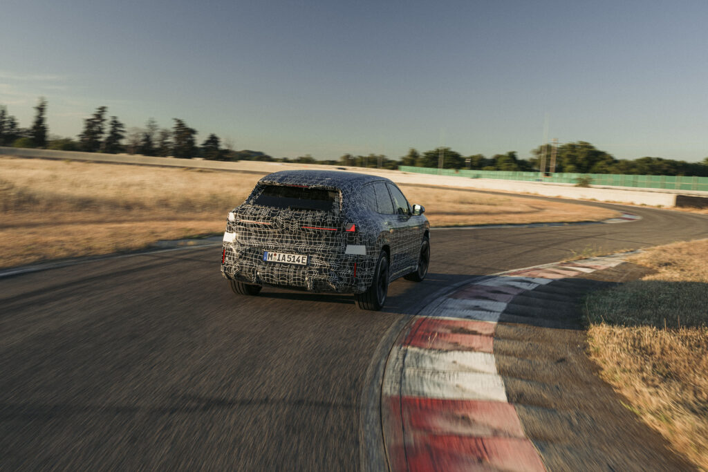 Yeni BMW iX3 kendini gösterdi