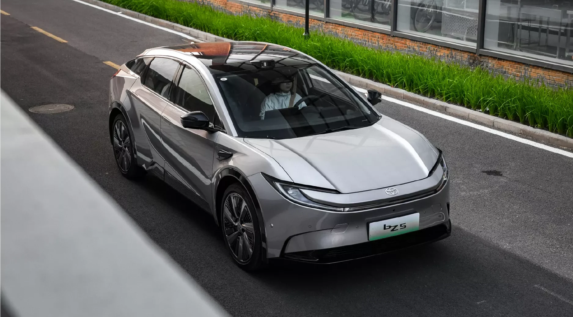 Tesla rakibi Toyota bZ5 Çin'de tanıtıldı