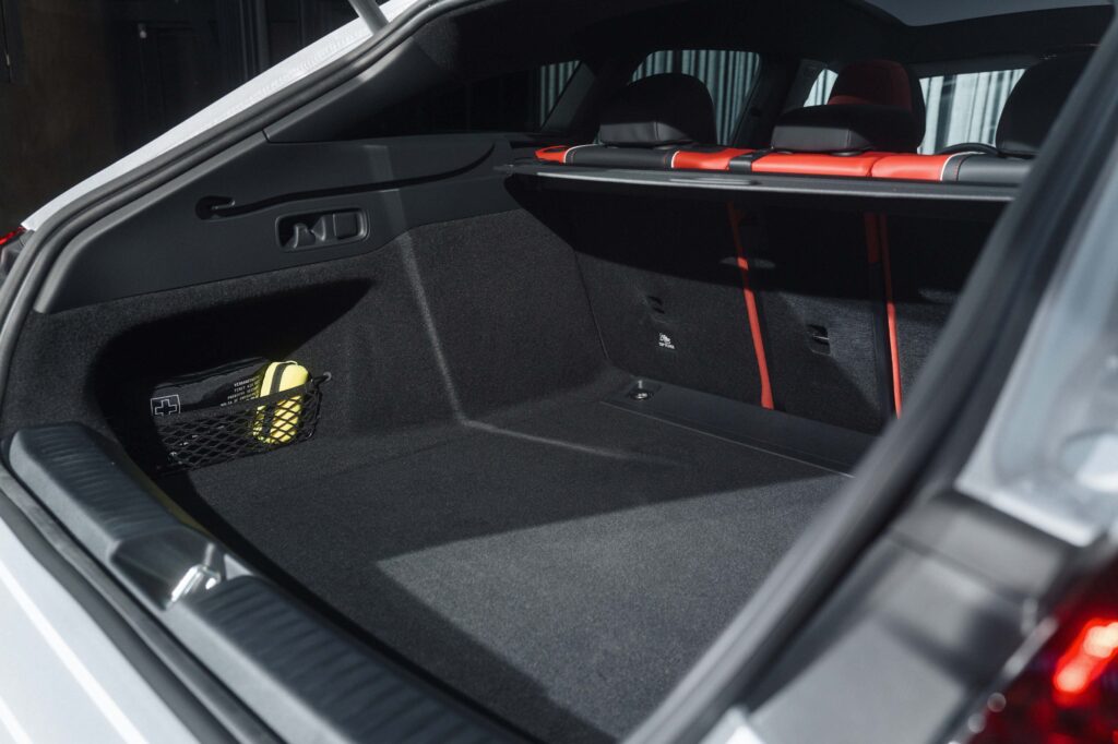 Yeni Mercedes-Benz CLA Shooting Brake elektriklendi